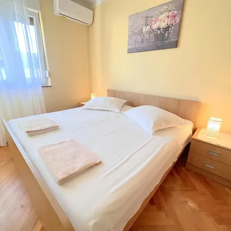 Homestay Kiky Close To Rab City *